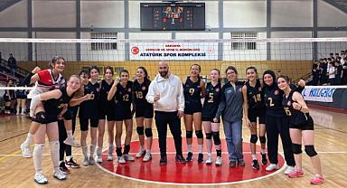 Atike Hanım Anadolu Lisesi Genç Kız Voleybol Takımı Finalde