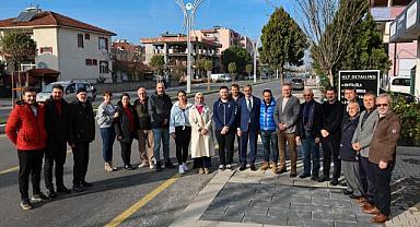 Başkan Alemdar, esnafların çay davetini geri çevirmedi!