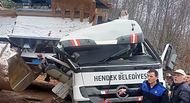 Belediyenin taş kırma makinesi devrildi; 1 ağır yaralı var!