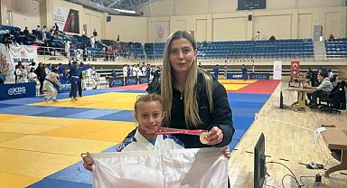 Gülfem Aysima Bilecik’te şampiyon oldu
