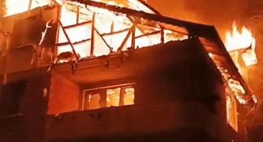 Lütfiyeköşk Mahallesi’nde bir ev alevlere teslim oldu