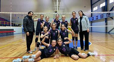 ŞEHİT MAHMUTBEY ORTAOKULU YARI FİNALDE