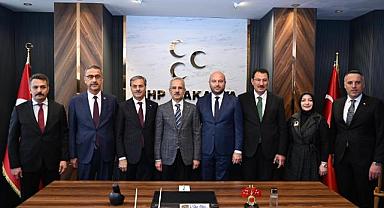 ULAŞTIRMA BAKANI URALOĞLU MHP İL TEŞKİLATINI ZİYARET ETTİ