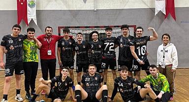 1954 Hendekspor Armutlu Belediye Spor'u farklı yendi!