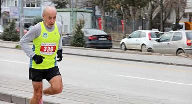 2024’ün son koşusunda ipi Sakaryalı sporcu göğüsledi
