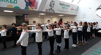 Minikler ‘bağımlılık’ tehlikesini oyunlar eşliğinde öğrendi