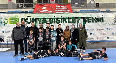 ŞEHİT MAHMUTBEY ORTAOKULU HENTBOL TAKIMI FİNALE ÇIKTI