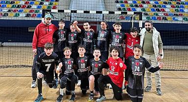 Şehit Mahmutbey Ortaokulu Kocaeli'nden galibiyetle döndü!