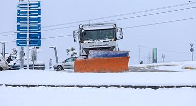 Büyükşehir kar raporunu yayınladı: 24 grup yolu ulaşıma açıldı