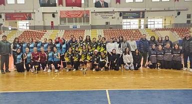 HENDEK ANADOLU LİSESİ ŞAMPİYON OLDU