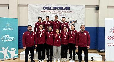 HENDEKLİ 11 KARATECİ FİNAL BİLETİNİ KAPTI