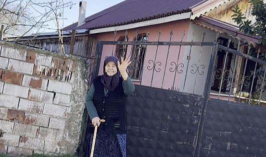 Zekiye Teyze kaybolan çantasını görünce dünyalar O’nun oldu...