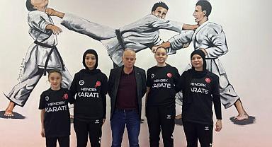 BAŞKAN FARUK ÖZEL KARATECİLERİ ALTINLA ÖDÜLLENDİRDİ