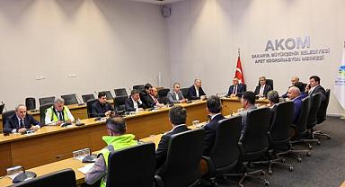 BAŞKAN ALEMDAR, AKOM'DA BELEDİYE BAŞKANLARIYLA DEPREM TOPLANTISI YAPTI