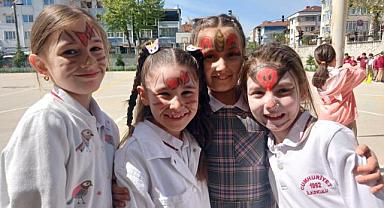 HENDEK'TE 23 NİSAN COŞKUSU ERKEN BAŞLADI