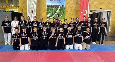 HENDEKLİ KARATECİLER MADALYALARA AMBARGO KOYDU