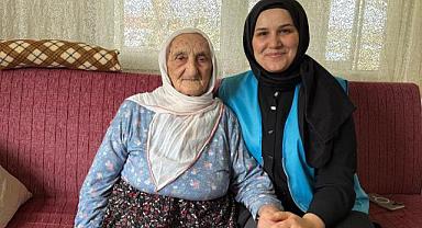 Sakarya’nın 105 yaşındaki çınarına tebessüm oldular