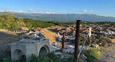 BAŞKAN PÜSKÜLLÜ KAPATTIĞI ÇÖPLÜĞÜ AÇIYOR MU?
