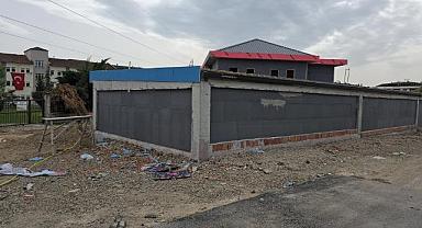 BU KAÇAK BİNAYI KİM YAPIYOR?