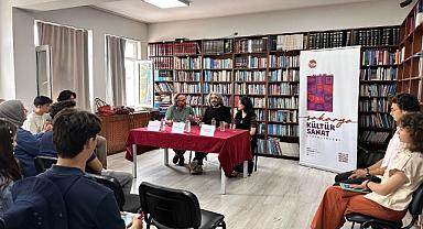 Şairler, öğrencilerle buluştu