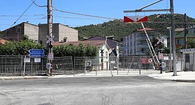 Alifuatpaşa hemzemin geçidine kavuşuyor...