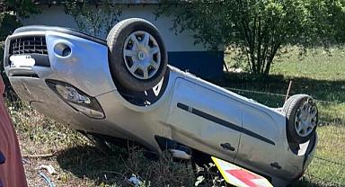 Hendek Kadifekale yolunda araç takla attı!