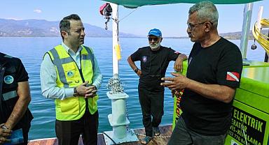 Sapanca Gölü'nün 25 metre derinindeki su alma hatları dalgıçlar ile temizleniyor