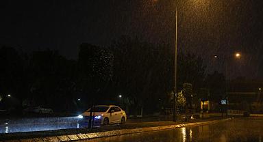 Etkili olan sağanak yağış, 45 kilogram yağış bıraktı