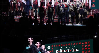 Sakarya'da Kafkas ve İç Anadolu'nun zengin kültürüyle şölen gibi akşam