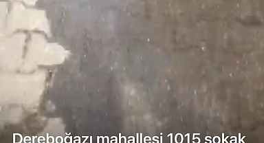 SASKİ, DEREBOĞAZI MAHALLESİNDE YOLA AKAN SUYA NEDEN MÜDAHALE ETMİYOR?