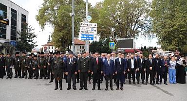 HENDEK’TE 19 EYLÜL GAZİLER GÜNÜ TÖRENLE KUTLANDI