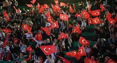 SAKARYA, 12 DEV ADAMI DEV EKRANDAN İZLEYECEK!