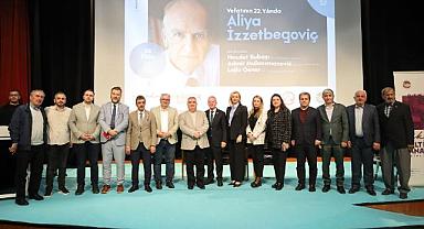 Bilge Kral Aliya Vefatının 22. Yıl Dönümünde Anıldı