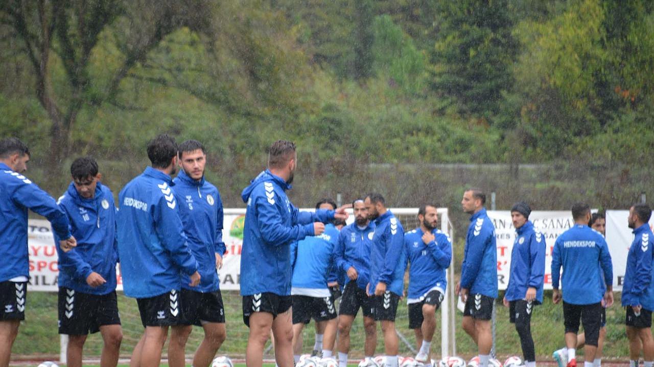 BUGÜN GÜNLERDEN HENDEKSPOR: HAYDİ HENDEK MAÇA!