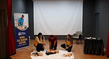 Büyükşehir Temel İlk Yardım Eğitimleriyle Vatandaşları Bilinçlendiriyor