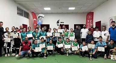 Dart Turnuvasında Kupa Sahiplerini Buldu