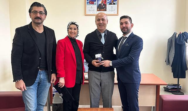 HENDEK ANAHTAR PARTİ İLÇE YÖNETİMİNDEN ÖĞRETMENLER GÜNÜ ZİYARETLERİ