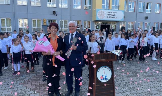 HENDEK NOKSEL İLKOKULUNDA COŞKULU 24 KASIM ÖĞRETMENLER GÜNÜ KUTLAMASI