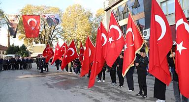 HENDEK'TE SİRENLER ATATÜRK İÇİN ÇALDI