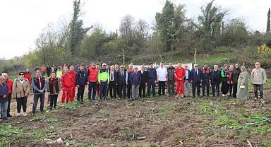 HENDEK’TE YEŞİL VATAN İÇİN FİDANLAR TOPRAKLA BULUŞTU
