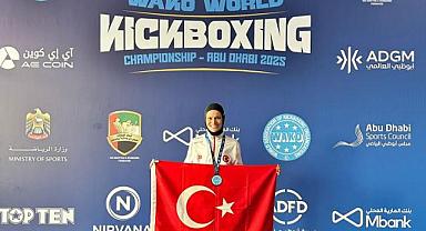 Büyükşehir’in Kick Boks Sporcusu Ayşe Kaplan Dünya 3’üncüsü Oldu