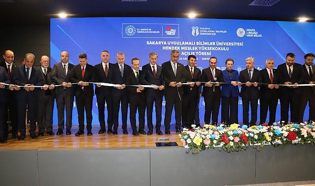 HENDEK MYO AÇILIŞ TÖRENİ, BAKAN KACIR'IN KATILIMIYLA YAPILDI.