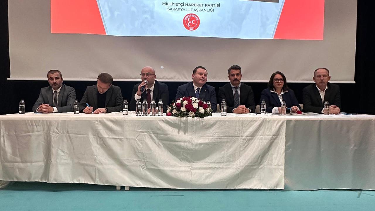MHP SAKARYA İL TEŞKİLATI’NDAN ‘GÖVDE GÖSTERİSİ’ GİBİ TOPLANTI