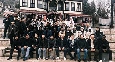 Öğrenciler Tarihi Ve Doğal Mekanları Keşfetti