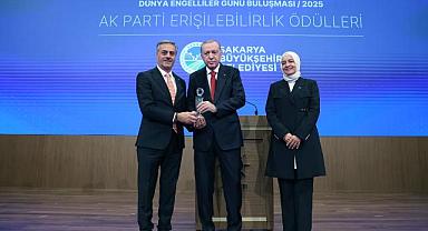 Sakarya’nın Toplu Taşımada Engelleri Kaldıran Uygulamasına Cumhurbaşkanı Erdoğan’dan Ödül