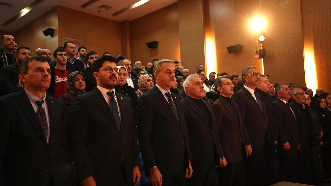 Başkan Alemdar: “Arifiye Yüzme Havuzu ve Gençlik Merkezi’nde sona geldik”