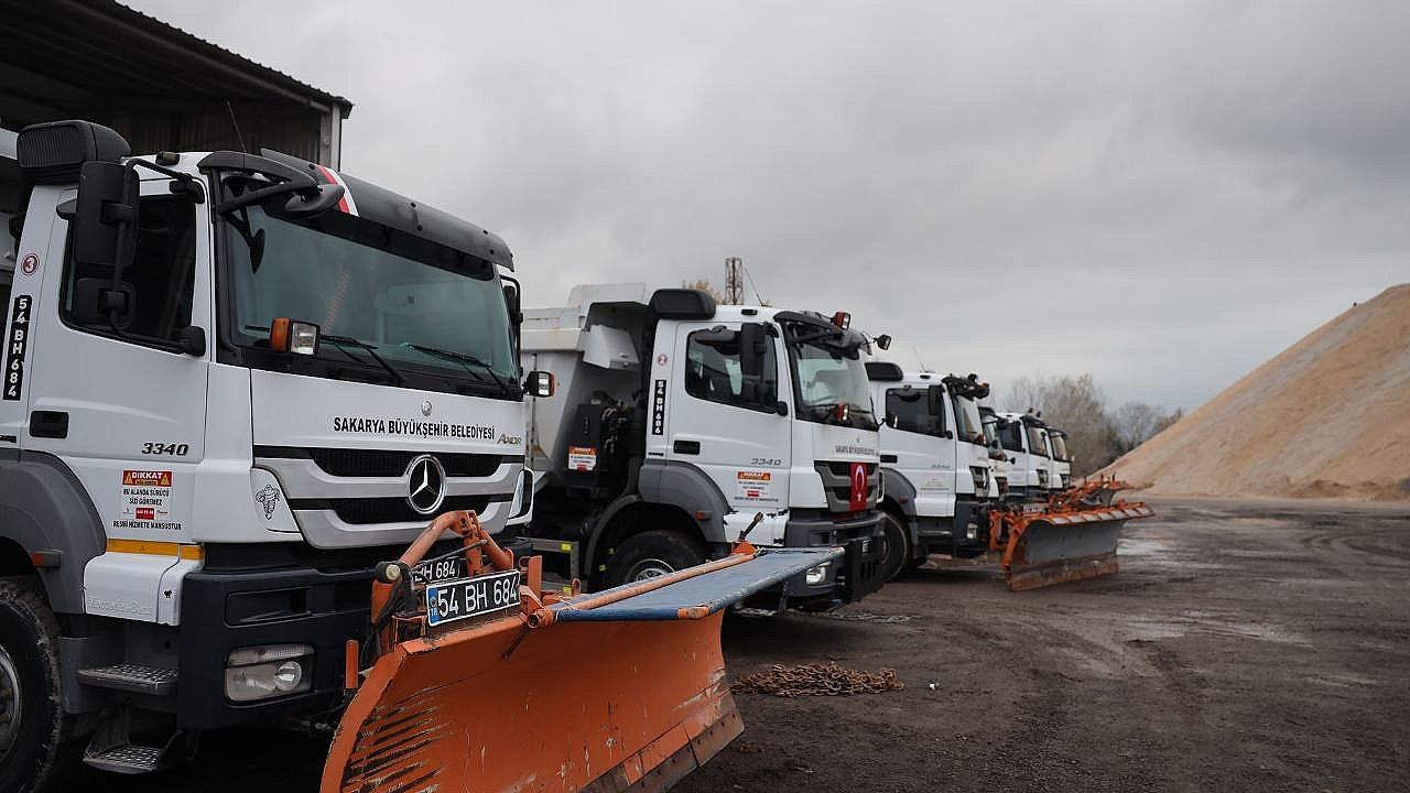 Büyükşehir karla mücadele için göreve hazır: Ekipler teyakkuzda