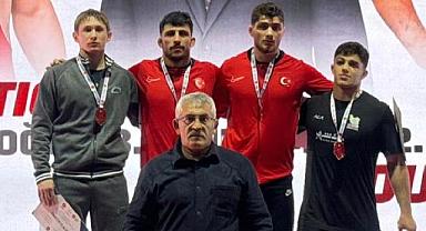 Büyükşehir sporcusu Abdülsamet Antalya’da podyuma çıktı