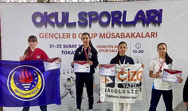 Ekizoğlu ve Akbulut Final bileti aldı.