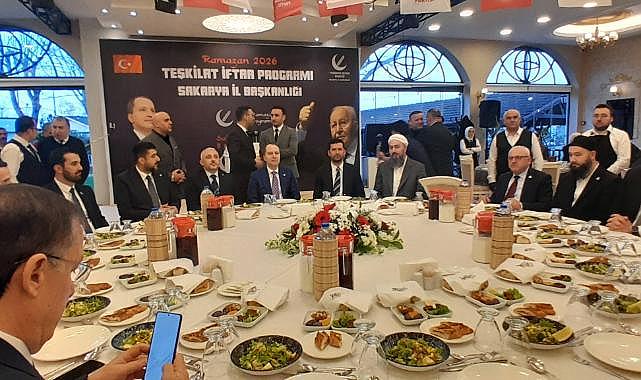 Fatih Erbakan Sakarya'da Milli Görüşçülerle iftarda buluştu